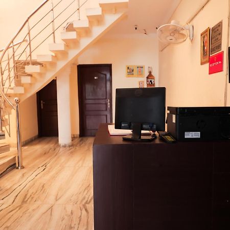 Hotel Green Villa - Near Anand Vihar Station Ню Делхи Екстериор снимка