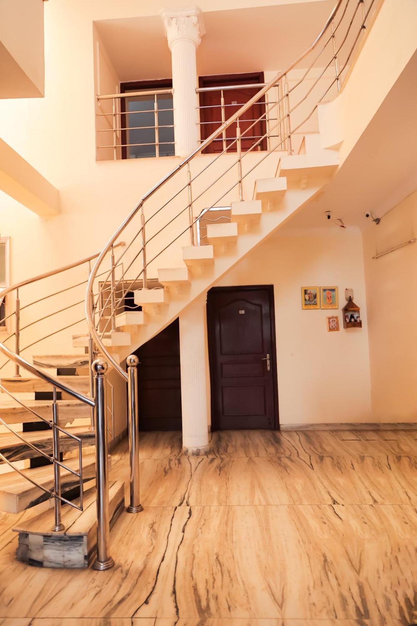 Hotel Green Villa - Near Anand Vihar Station Ню Делхи Екстериор снимка